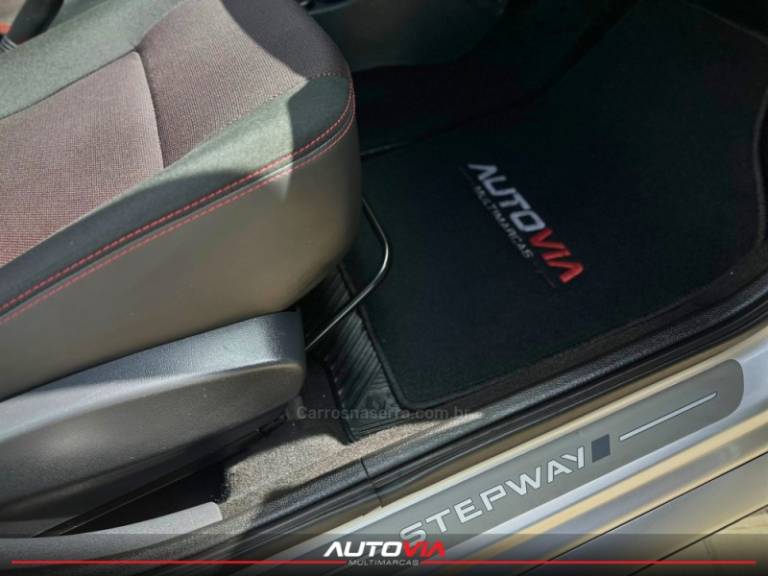 RENAULT - SANDERO - 2012/2012 - Prata - R$ 39.900,00