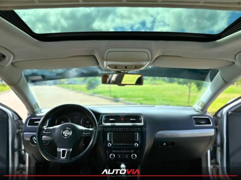 VOLKSWAGEN - JETTA - 2011/2011 - Prata - R$ 57.900,00