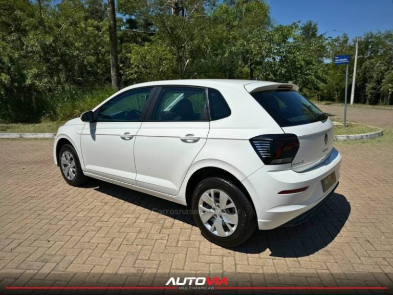 VOLKSWAGEN - POLO - 2023/2023 - Branca - R$ 76.900,00