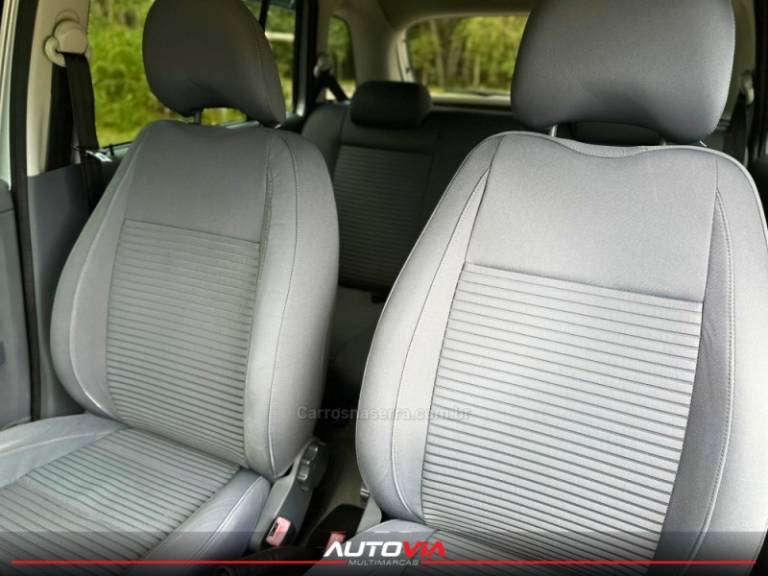 VOLKSWAGEN - SPACEFOX - 2008/2009 - Prata - R$ 34.900,00