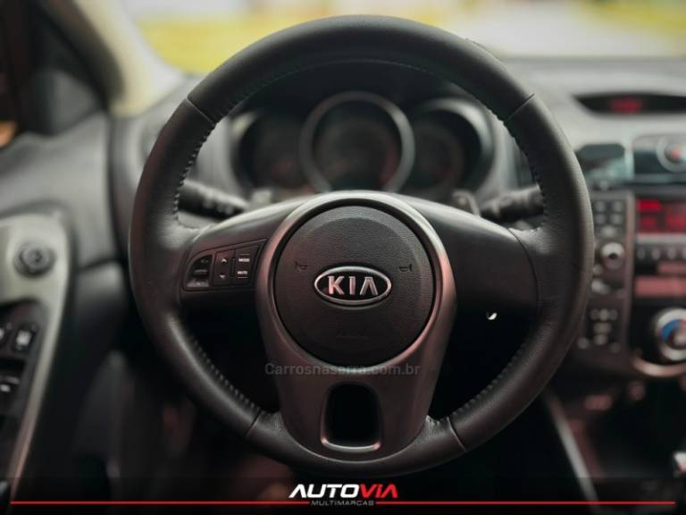 KIA MOTORS - CERATO - 2012/2012 - Prata - R$ 52.900,00