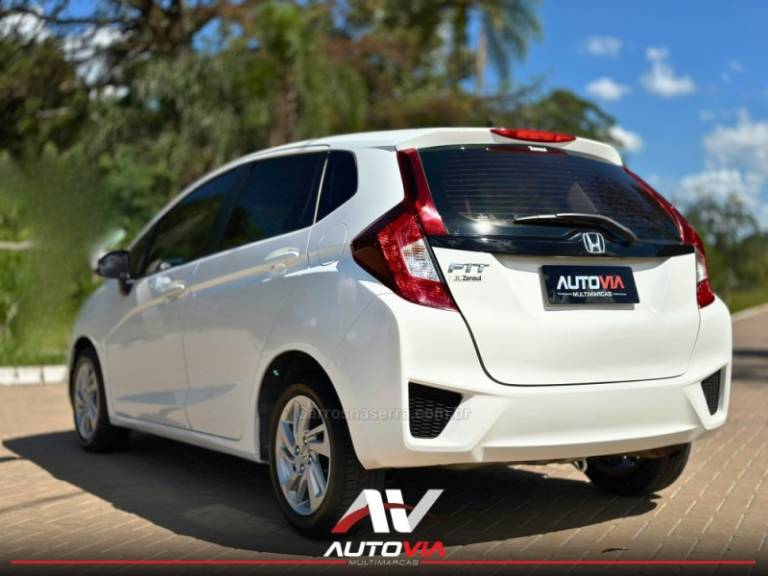 HONDA - FIT - 2016/2017 - Branca - R$ 68.900,00