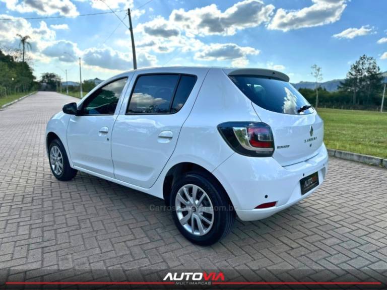 RENAULT - SANDERO - 2019/2020 - Branca - R$ 49.900,00