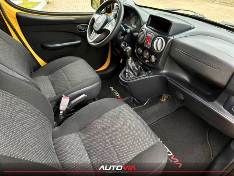 FIAT - DOBLÓ - 2015/2016 - Amarela - R$ 57.900,00