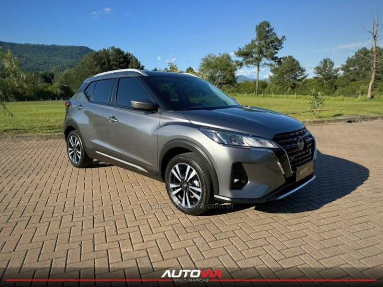 NISSAN - KICKS - 2023/2024 - Cinza - R$ 114.900,00