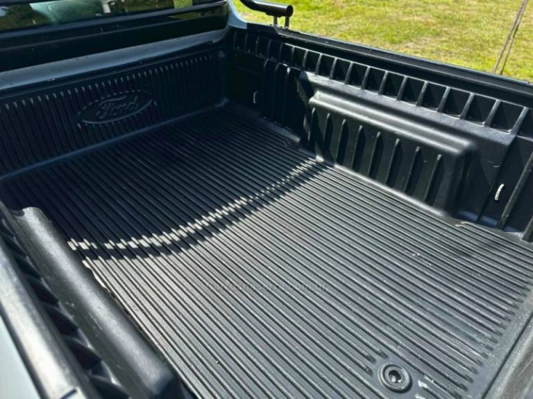 FORD - COURIER - 2013/2013 - Branca - R$ 38.900,00