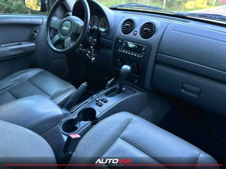 JEEP - CHEROKEE - 2006/2017 - Preta - R$ 44.900,00