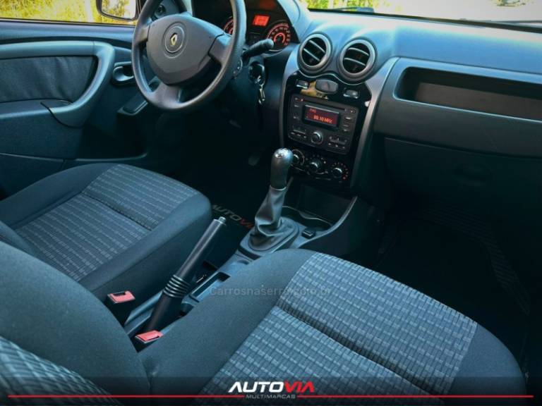 RENAULT - SANDERO - 2012/2013 - Prata - R$ 31.900,00