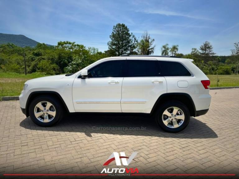 JEEP - GRAND CHEROKEE - 2011/2012 - Branca - R$ 59.900,00