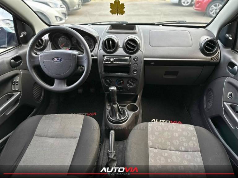 FORD - FIESTA - 2011/2012 - Prata - R$ 32.900,00