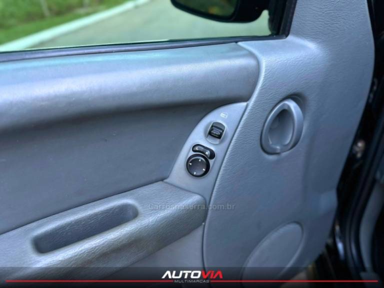 JEEP - CHEROKEE - 2006/2017 - Preta - R$ 44.900,00