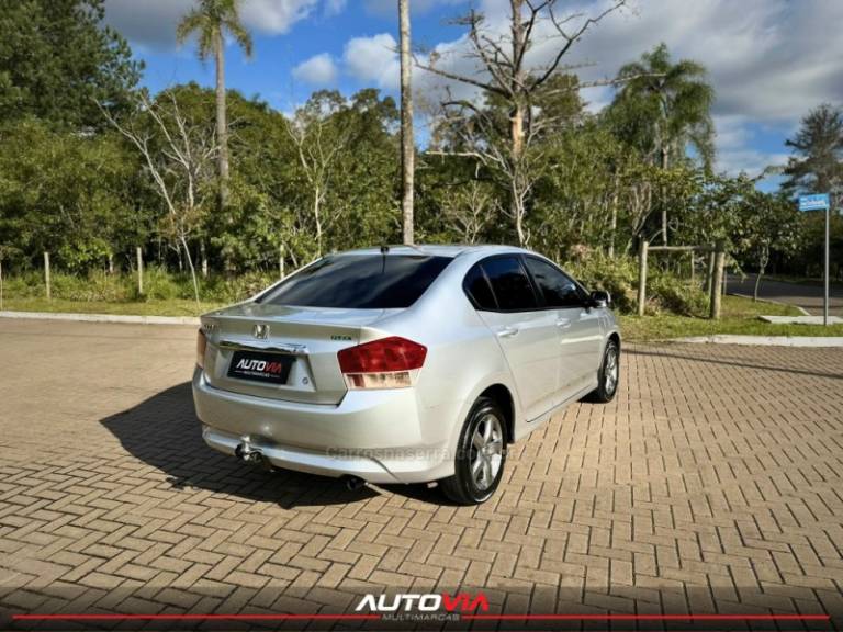 HONDA - CITY - 2010/2011 - Prata - R$ 51.900,00