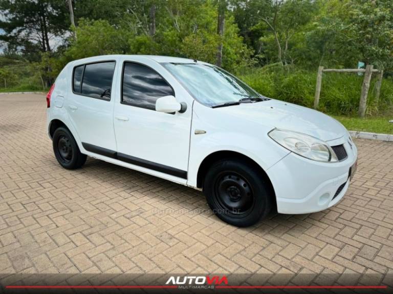RENAULT - SANDERO - 2010/2010 - Branca - R$ 31.900,00