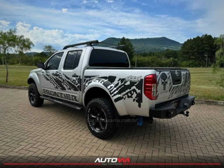 NISSAN - FRONTIER - 2006/2007 - Prata - R$ 79.900,00