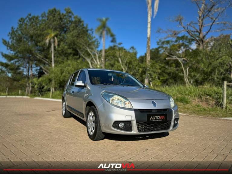 RENAULT - SANDERO - 2012/2013 - Prata - R$ 31.900,00