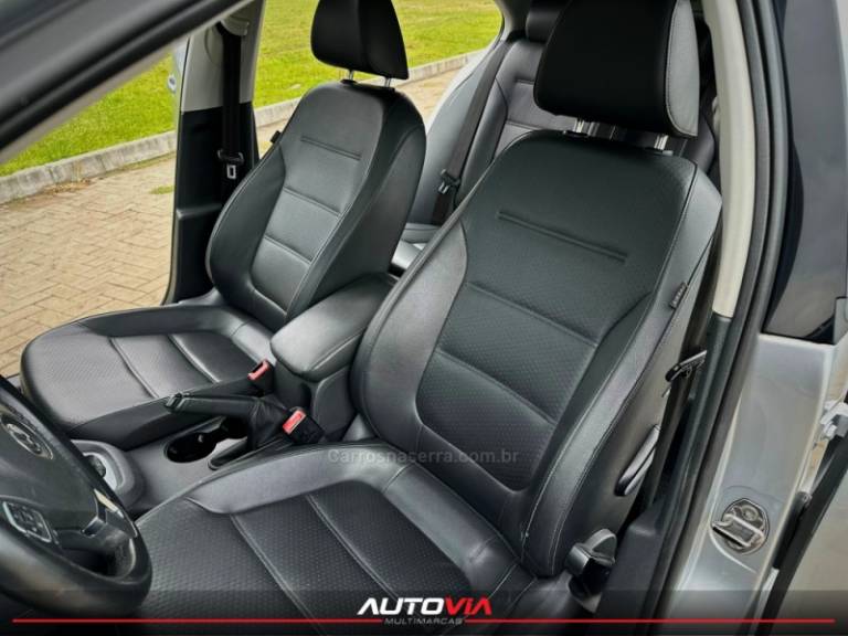 VOLKSWAGEN - JETTA - 2014/2014 - Prata - R$ 67.900,00
