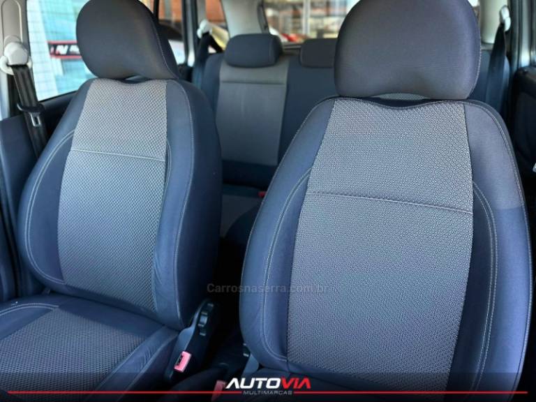 VOLKSWAGEN - SPACEFOX - 2011/2012 - Prata - R$ 39.900,00
