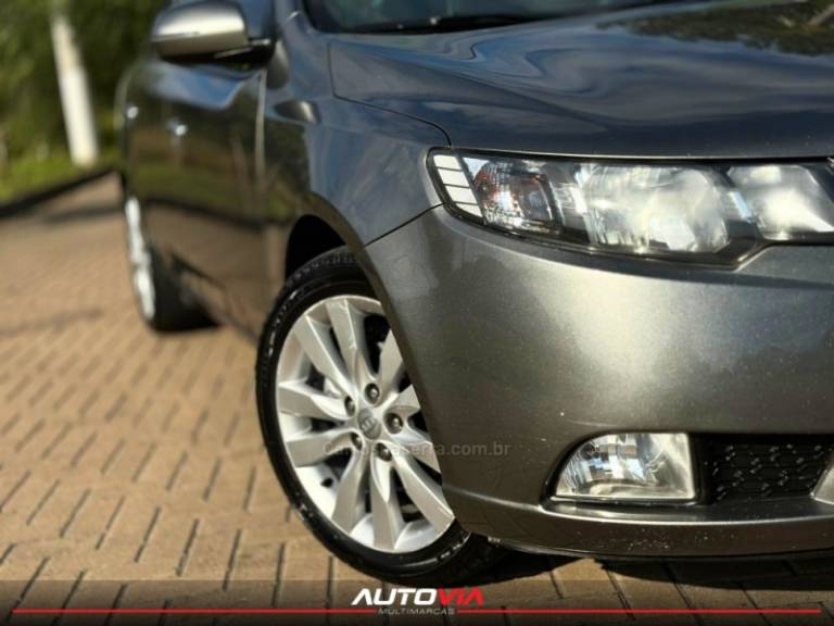 KIA MOTORS - CERATO - 2012/2013 - Cinza - R$ 57.900,00