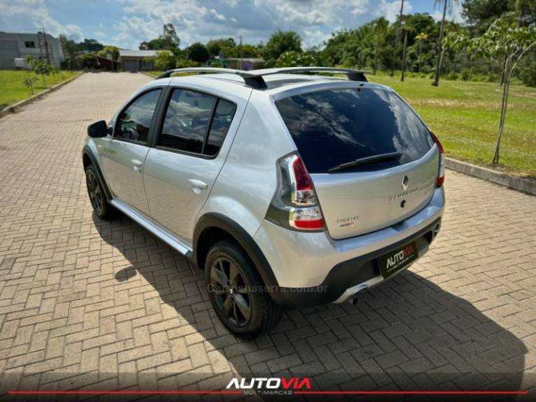 RENAULT - SANDERO - 2012/2012 - Prata - R$ 39.900,00