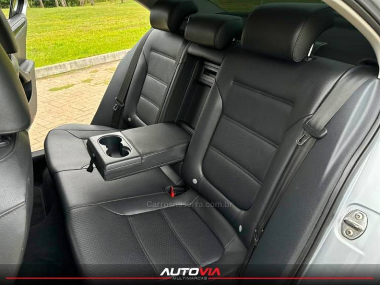 VOLKSWAGEN - JETTA - 2014/2014 - Prata - R$ 67.900,00