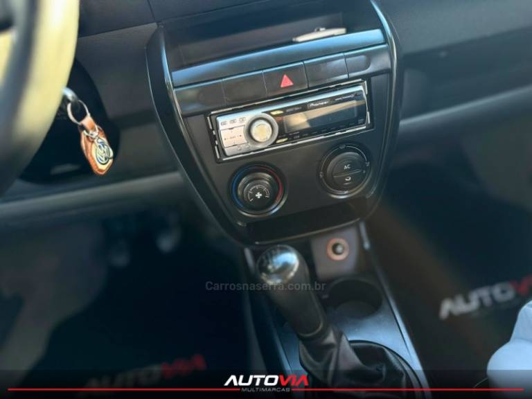 VOLKSWAGEN - FOX - 2008/2009 - Prata - R$ 29.900,00