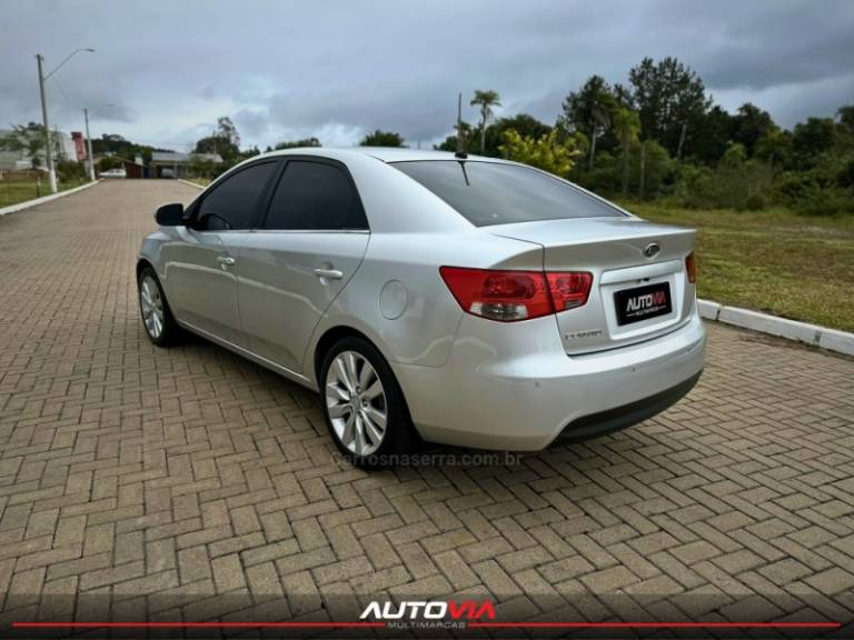 KIA MOTORS - CERATO - 2012/2012 - Prata - R$ 52.900,00