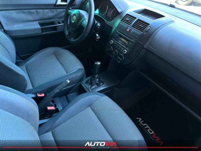 VOLKSWAGEN - POLO - 2011/2012 - Prata - R$ 43.900,00