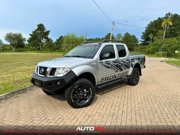 NISSAN - FRONTIER - 2006/2007 - Prata - R$ 79.900,00