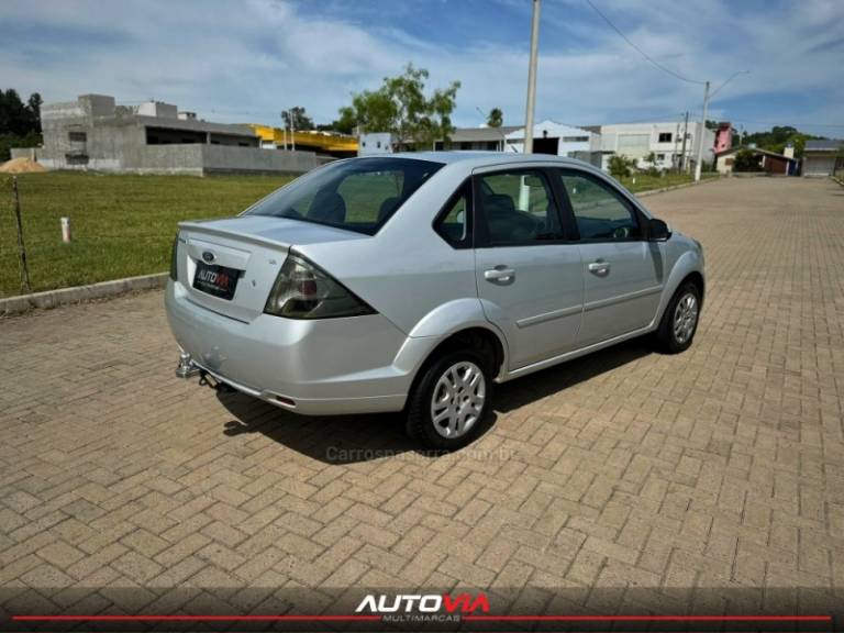 FORD - FIESTA - 2012/2013 - Prata - R$ 35.900,00