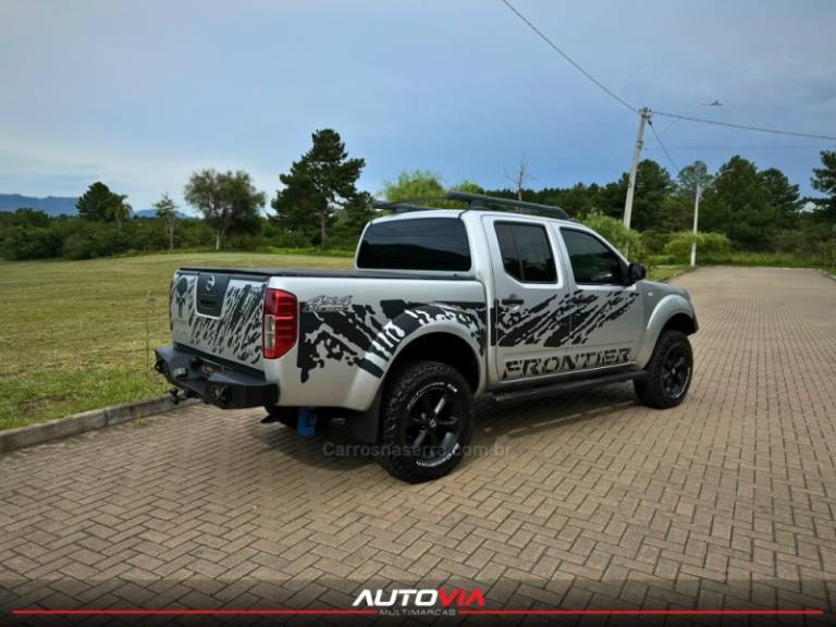 NISSAN - FRONTIER - 2006/2007 - Prata - R$ 79.900,00