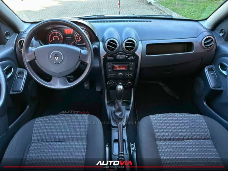 RENAULT - SANDERO - 2012/2013 - Prata - R$ 31.900,00