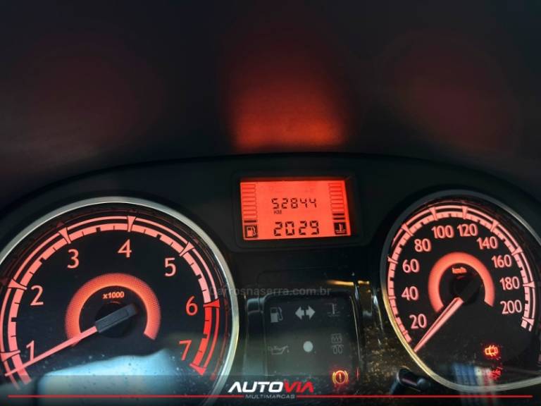 RENAULT - SANDERO - 2012/2013 - Prata - R$ 31.900,00