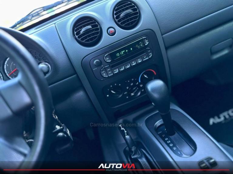 JEEP - CHEROKEE - 2006/2017 - Preta - R$ 44.900,00