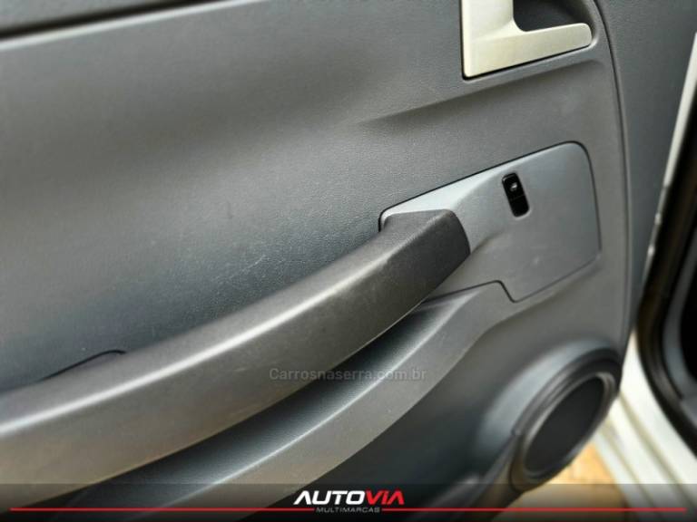 VOLKSWAGEN - SPACEFOX - 2008/2009 - Prata - R$ 34.900,00