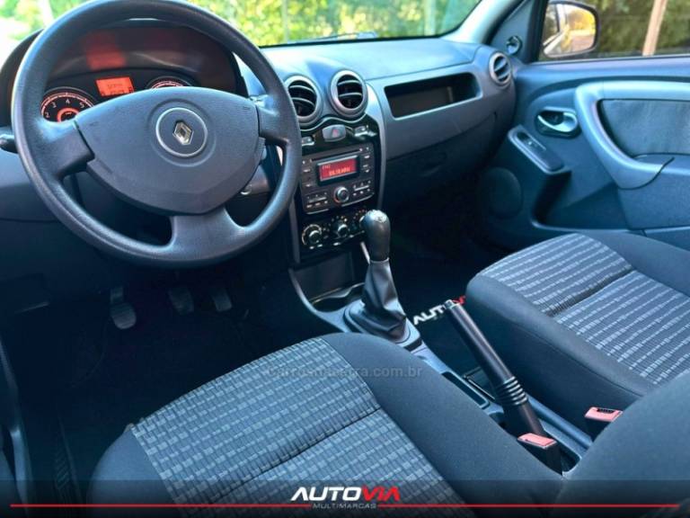 RENAULT - SANDERO - 2012/2013 - Prata - R$ 31.900,00