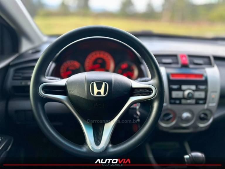 HONDA - CITY - 2010/2011 - Prata - R$ 51.900,00