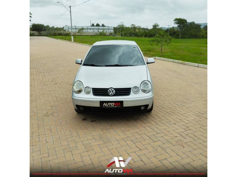 VOLKSWAGEN - POLO - 2002/2003 - Prata - R$ 26.900,00