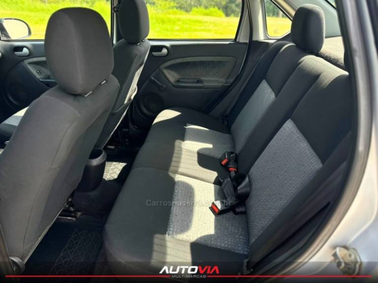 FORD - FIESTA - 2012/2013 - Prata - R$ 35.900,00