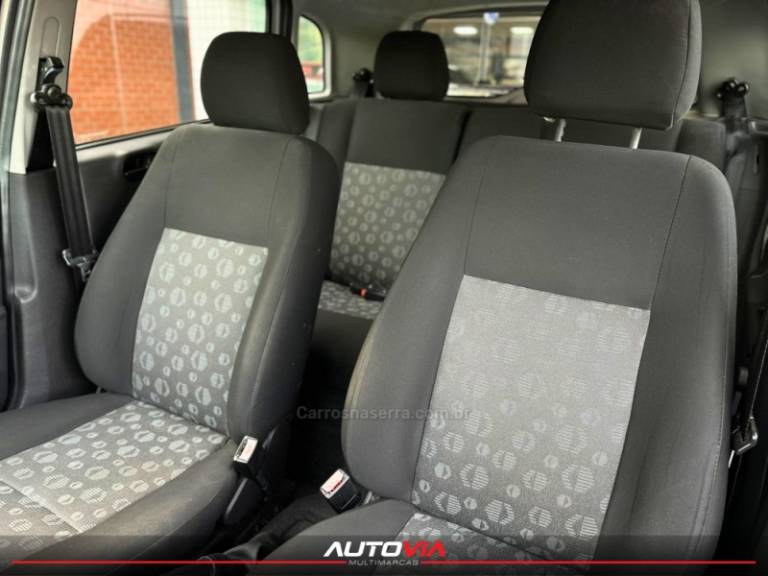 FORD - FIESTA - 2011/2012 - Prata - R$ 32.900,00