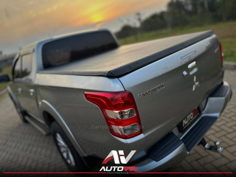 MITSUBISHI - L200 TRITON - 2018/2019 - Prata - R$ 165.900,00