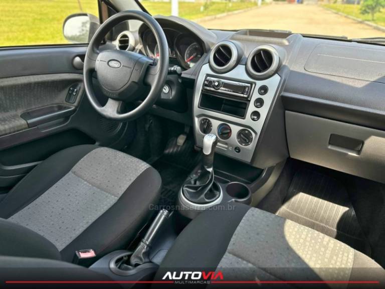 FORD - FIESTA - 2012/2013 - Prata - R$ 35.900,00