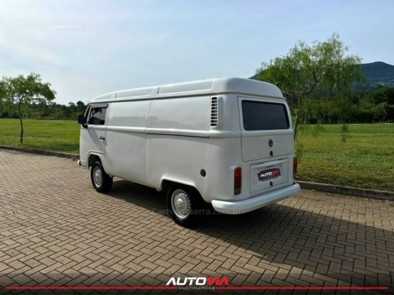 VOLKSWAGEN - KOMBI - 2008/2009 - Branca - R$ 37.900,00