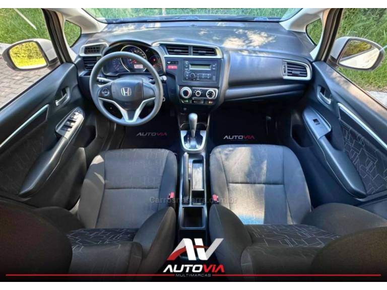 HONDA - FIT - 2016/2017 - Branca - R$ 68.900,00