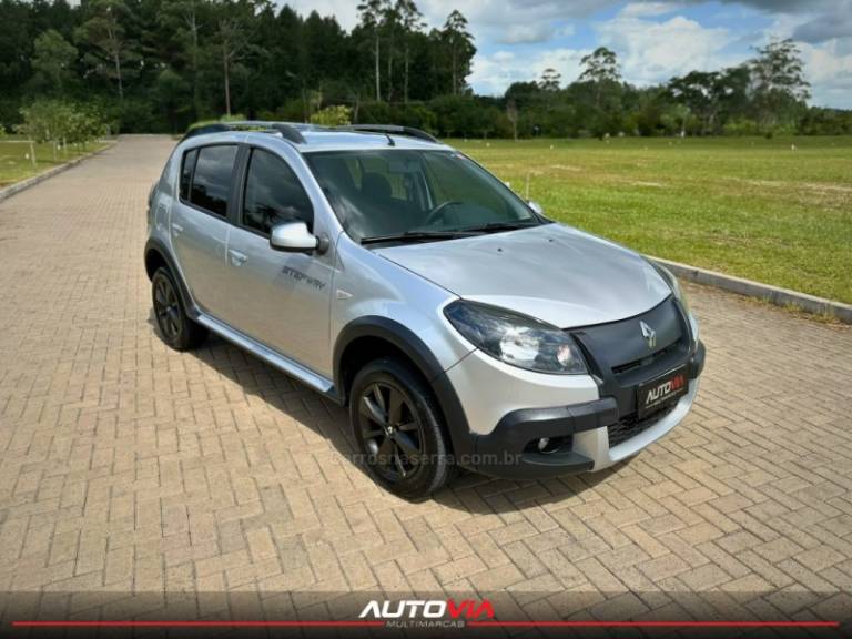 RENAULT - SANDERO - 2012/2012 - Prata - R$ 39.900,00