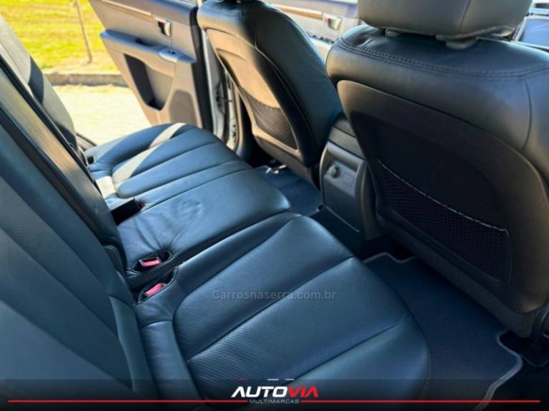 HYUNDAI - SANTA FÉ - 2011/2012 - Prata - R$ 57.900,00