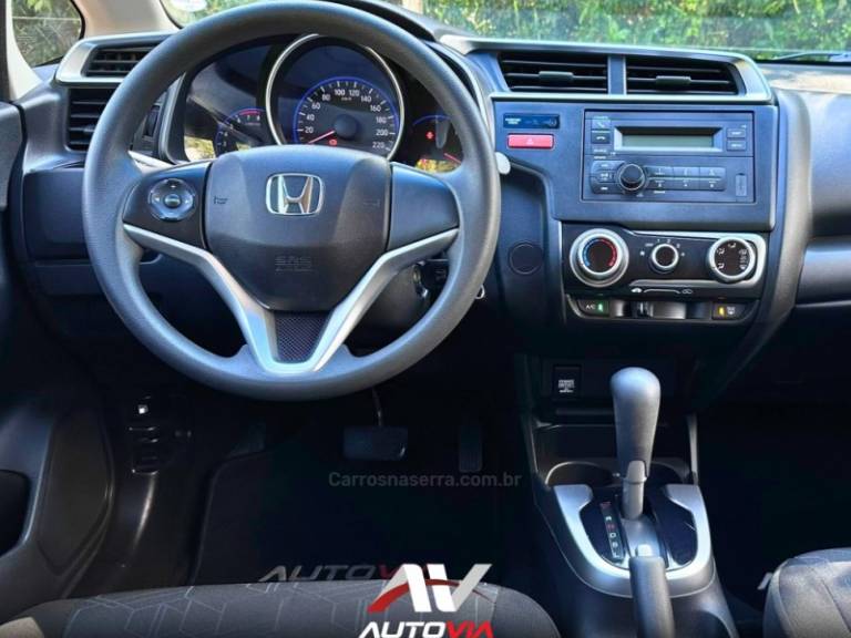 HONDA - FIT - 2016/2017 - Branca - R$ 68.900,00