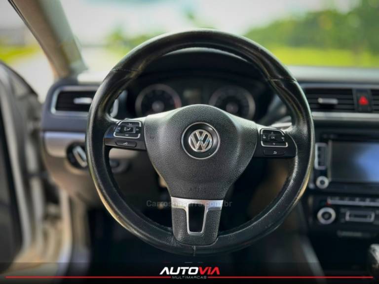 VOLKSWAGEN - JETTA - 2011/2011 - Prata - R$ 57.900,00