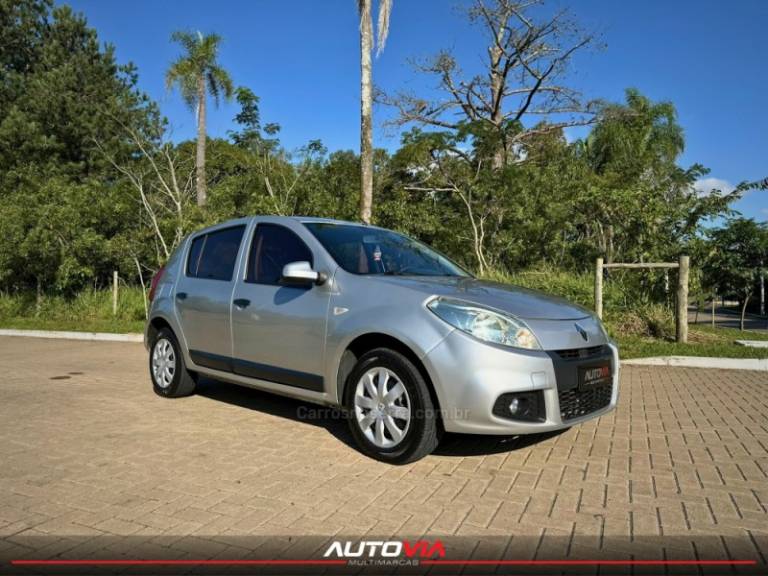 RENAULT - SANDERO - 2012/2013 - Prata - R$ 31.900,00