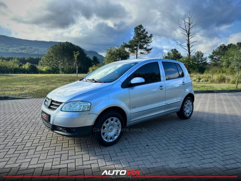 VOLKSWAGEN - FOX - 2008/2009 - Prata - R$ 29.900,00