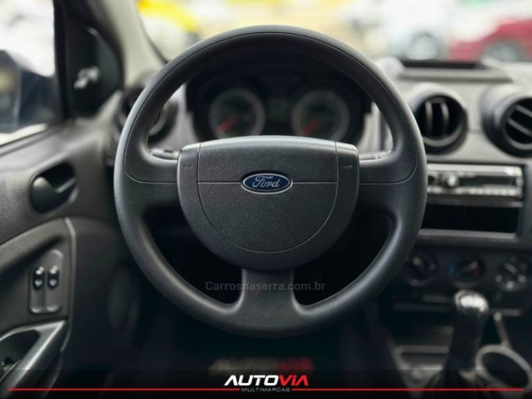 FORD - FIESTA - 2011/2012 - Prata - R$ 32.900,00